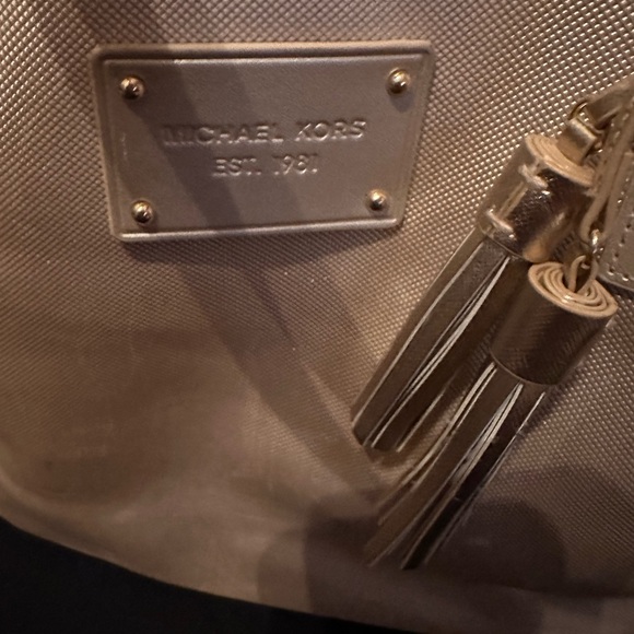 Large Michael Kors Tote - Picture 2 of 8